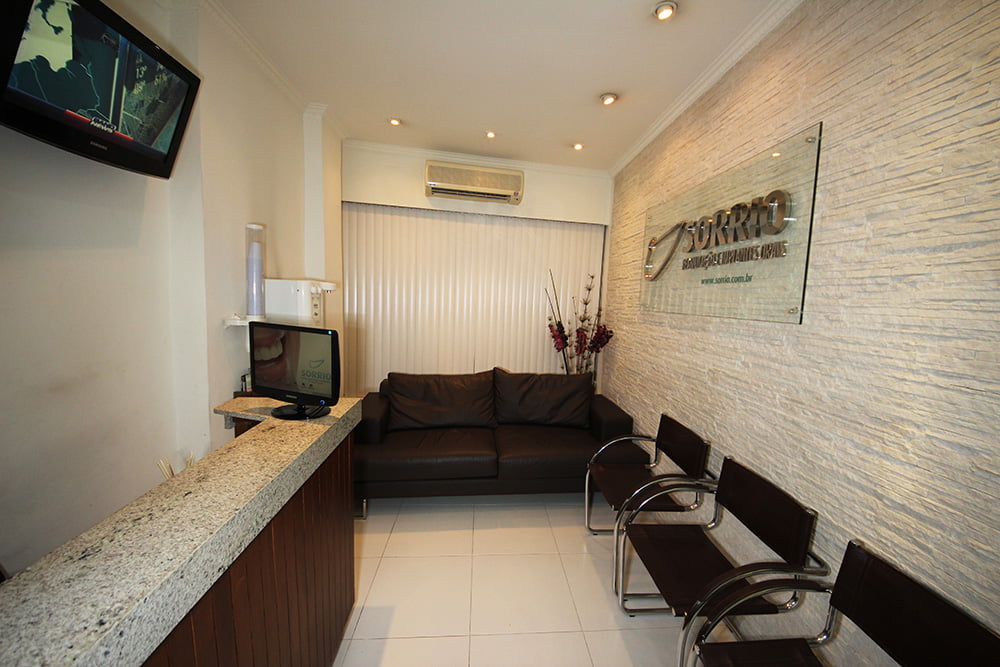 sorrio-copacabana-zonal-sul-rj-dentista-24hs-emergencia-aparelho-safira-implante-dental-ortodontia-lentes-de-contato-dental
