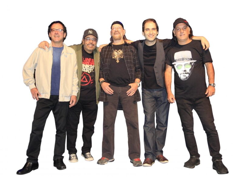 Dias 11 e 12 de Jan/2019: OS FEVERS Comemoram 54 anos de Carreira Artística com super Show na Sala Baden Powell Copacabana Dias 11 e 12 de Jan/2019: OS FEVERS Comemoram 54 anos de Carreira Artística com super Show na Sala Baden Powell Copacabana