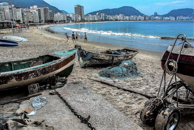 A Vista Paradisíaca da Colônia de Pescadores no Posto 6