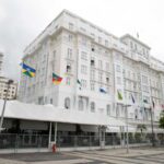 Belmond Copacabana Palace homenageia os brasileiros ao hastear as bandeiras dos 26 estados e Distrito Federal em sua fachada.