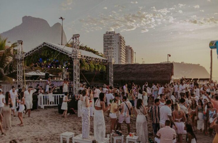 Festas de Réveillon 2021 se espalham pelo Rio de Janeiro