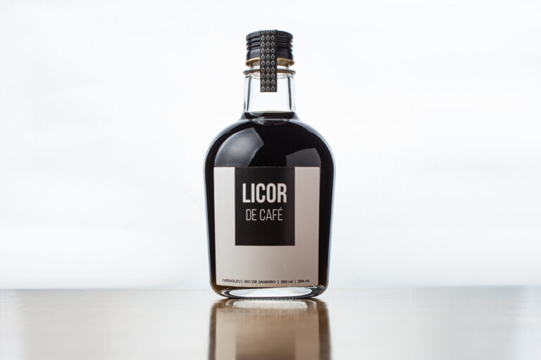 Cafeteria Cafe Ao Leu, em Copacabana, lança licor com café