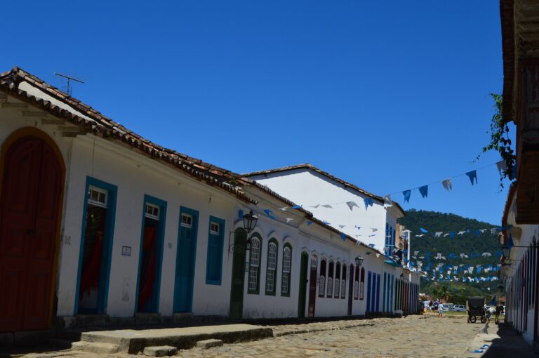 7 destinos nacionais para viajar no fim do ano