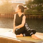 Como praticar yoga pode te ajudar a dormir melhor