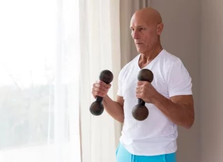 Musculação pode ser aliada no combate à sarcopenia em idosos