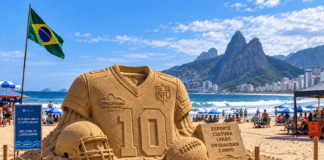 NFL ocupa Copacabana com escultura gigante de areia para jogo no Rio